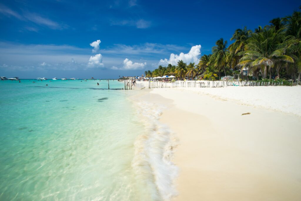 Playa Norte: TripAdvisor and Blue Flag Recognize Its Environmental Excellence