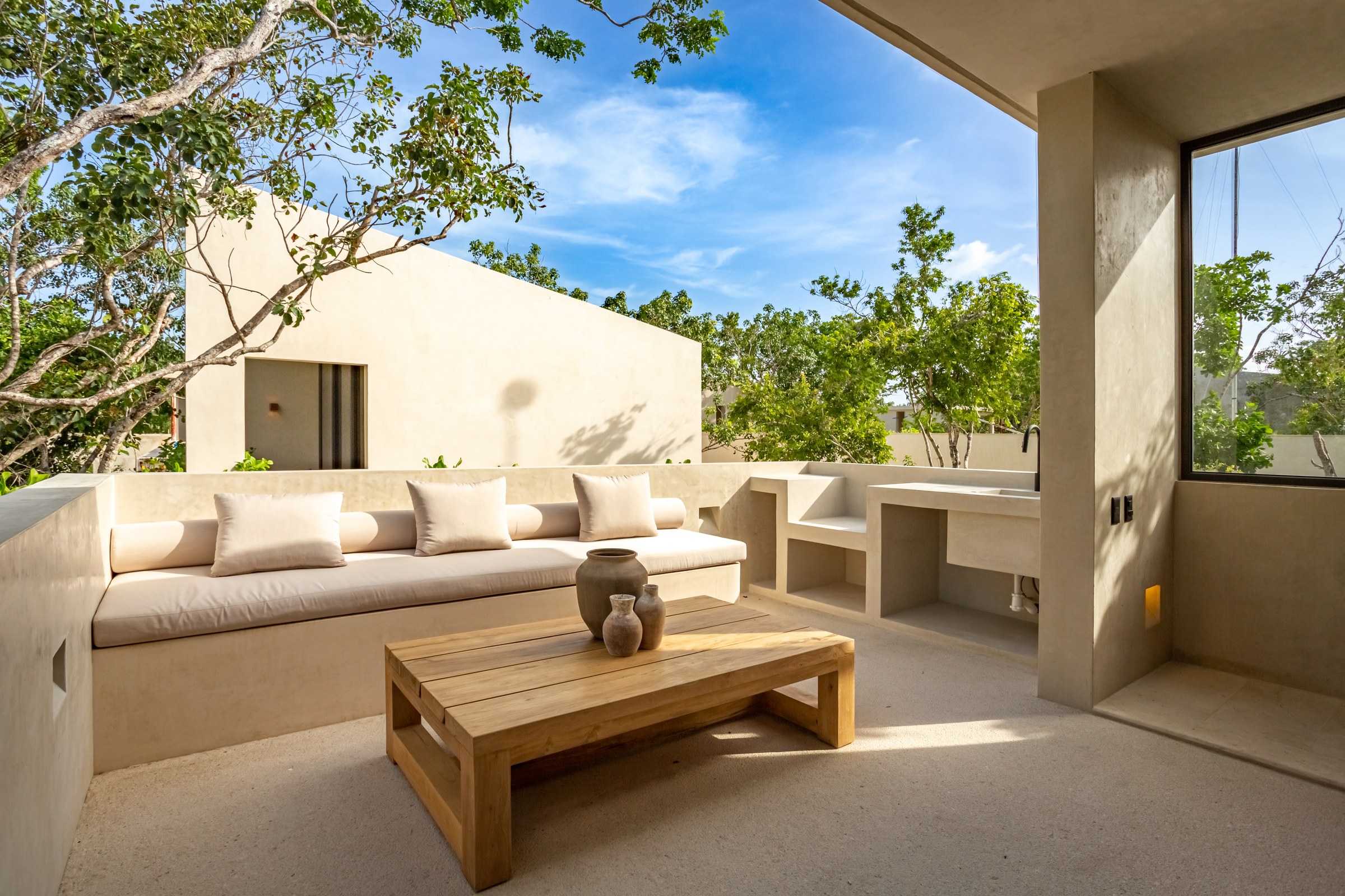 Villa Selva rooftop lounge with outdoor kitchen